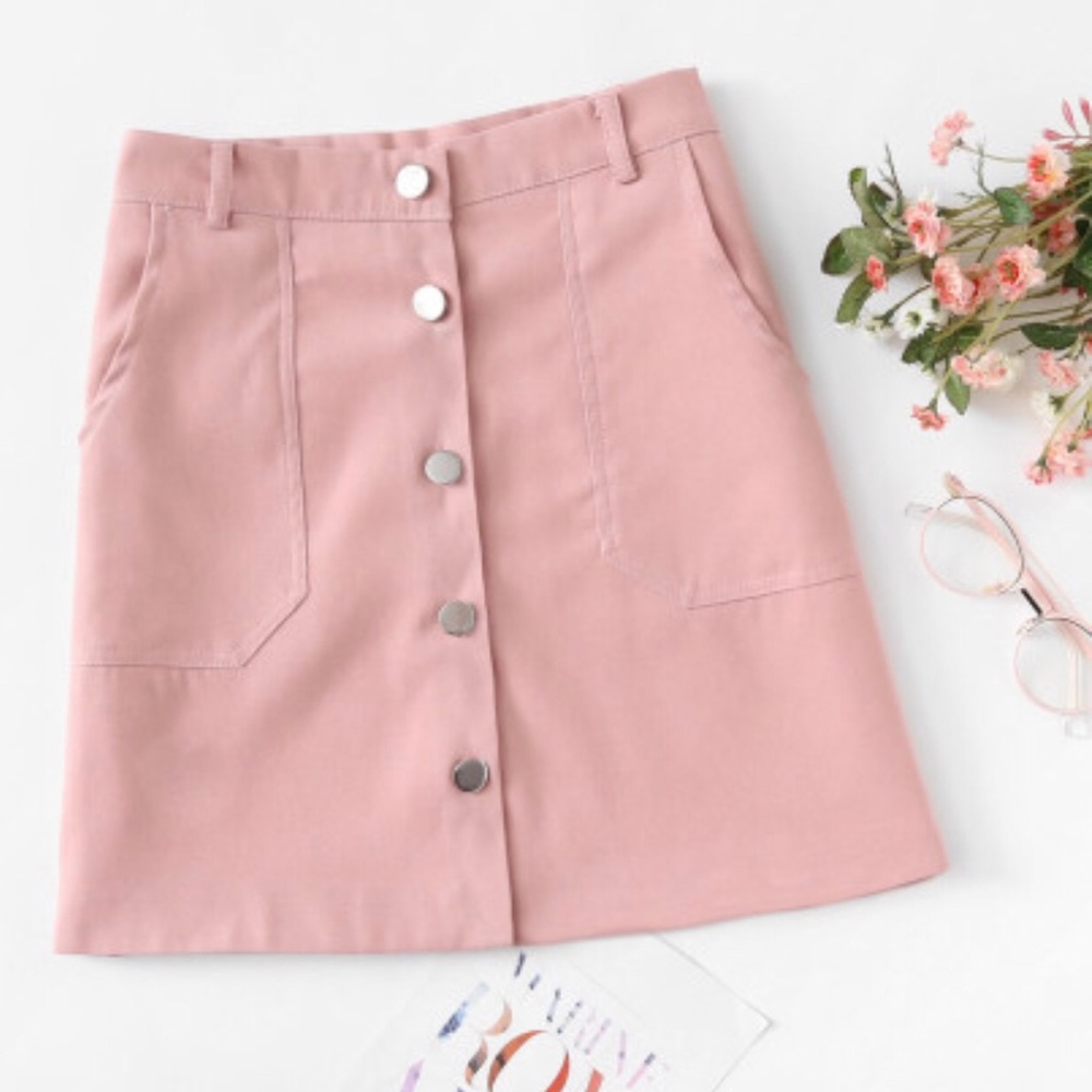 Single Breasted Dual Pocket Skirt !